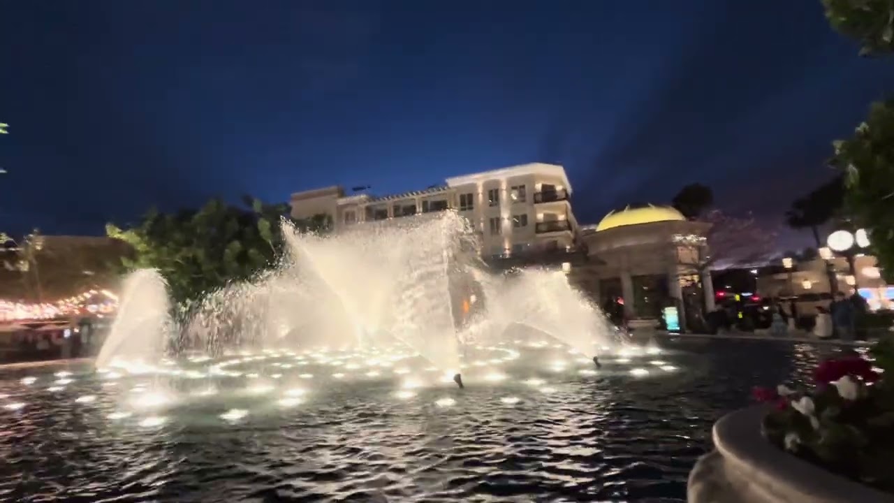 Americana Water show so Close