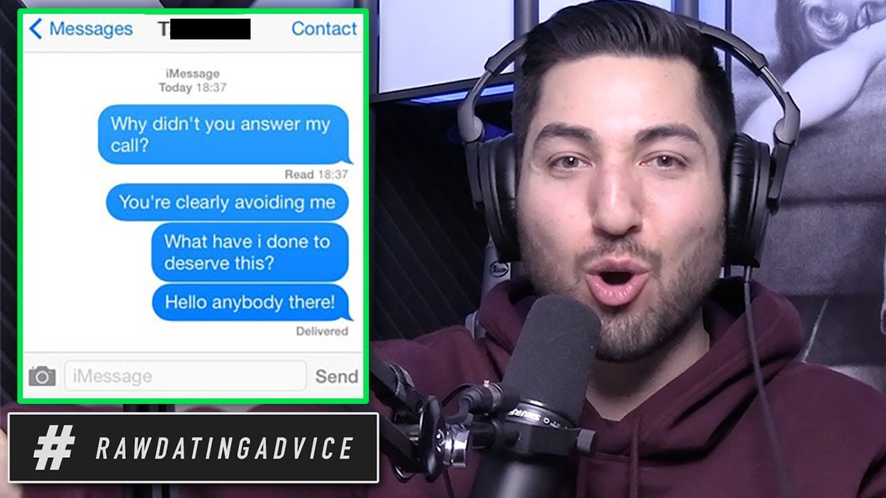 6 Signs You're &ldquo;Too Available&rdquo; w/ Women Over Text (#2 Is Why She Never Texts Back)