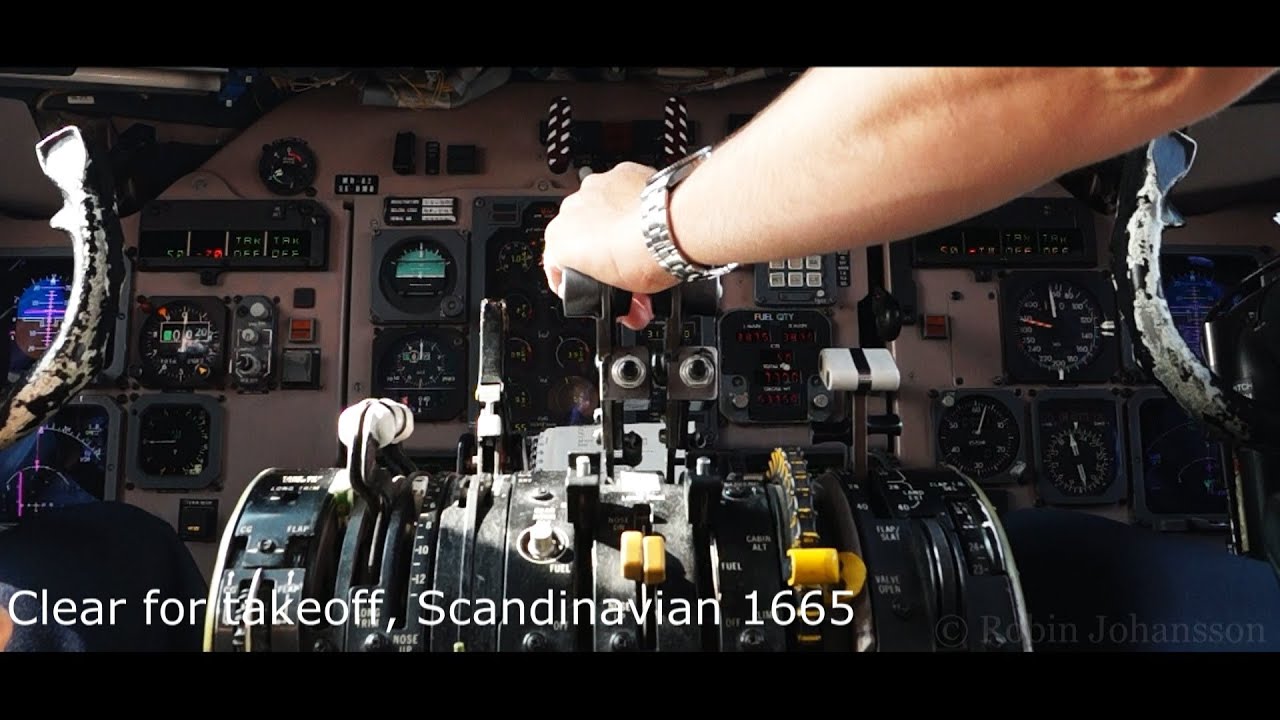 (Cockpit View) SAS Scandinavian Airlines  McDonnell Douglas MD-82 Departing Copenhagen
