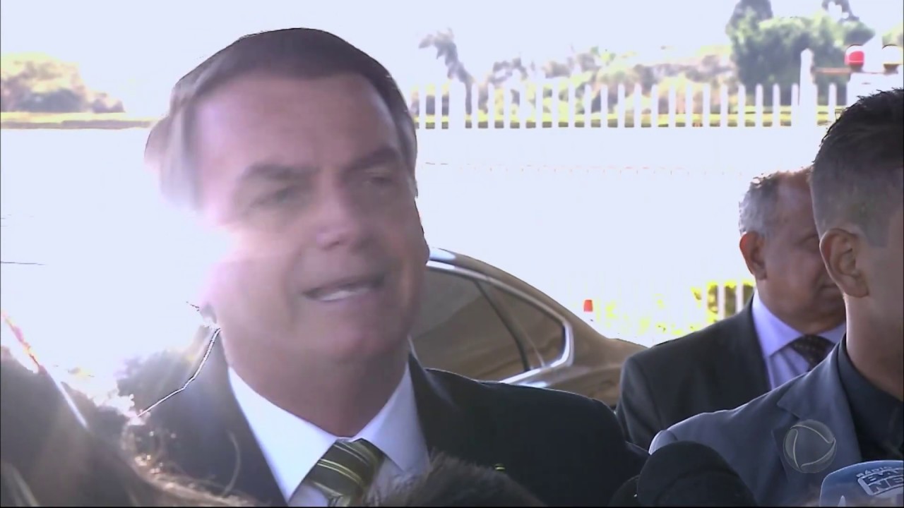 Bolsonaro questiona Comissão da Verdade e chama documentos sobre mortos de 'balela'