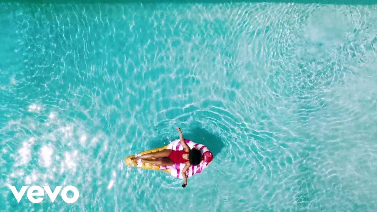 Lila Ik&eacute; - Dinero (Official Video)