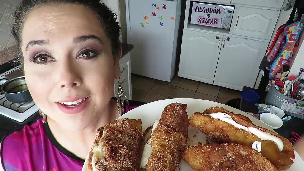 Canolis/Postre tipo buñuelo relleno de queso crema/Marisolpink