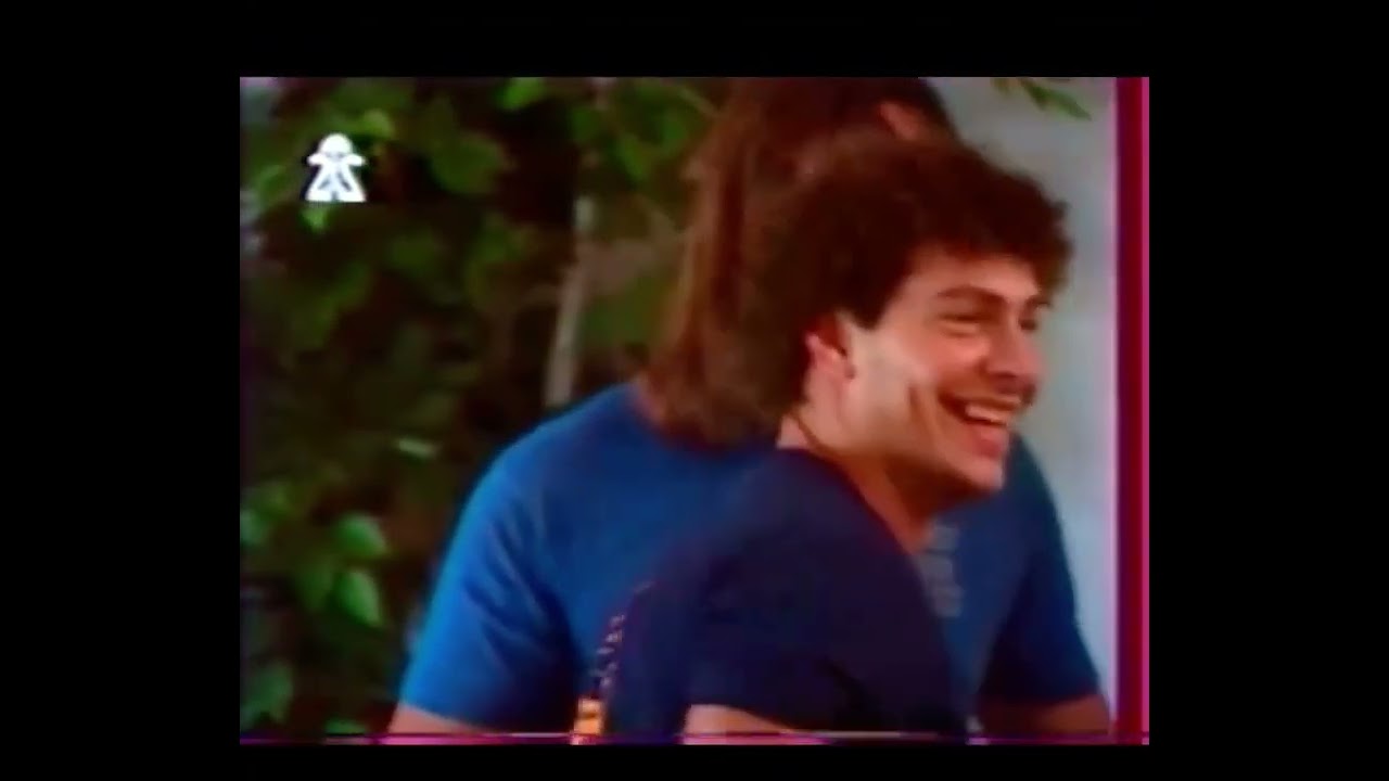 منوعات من القناة الثانية قديمة