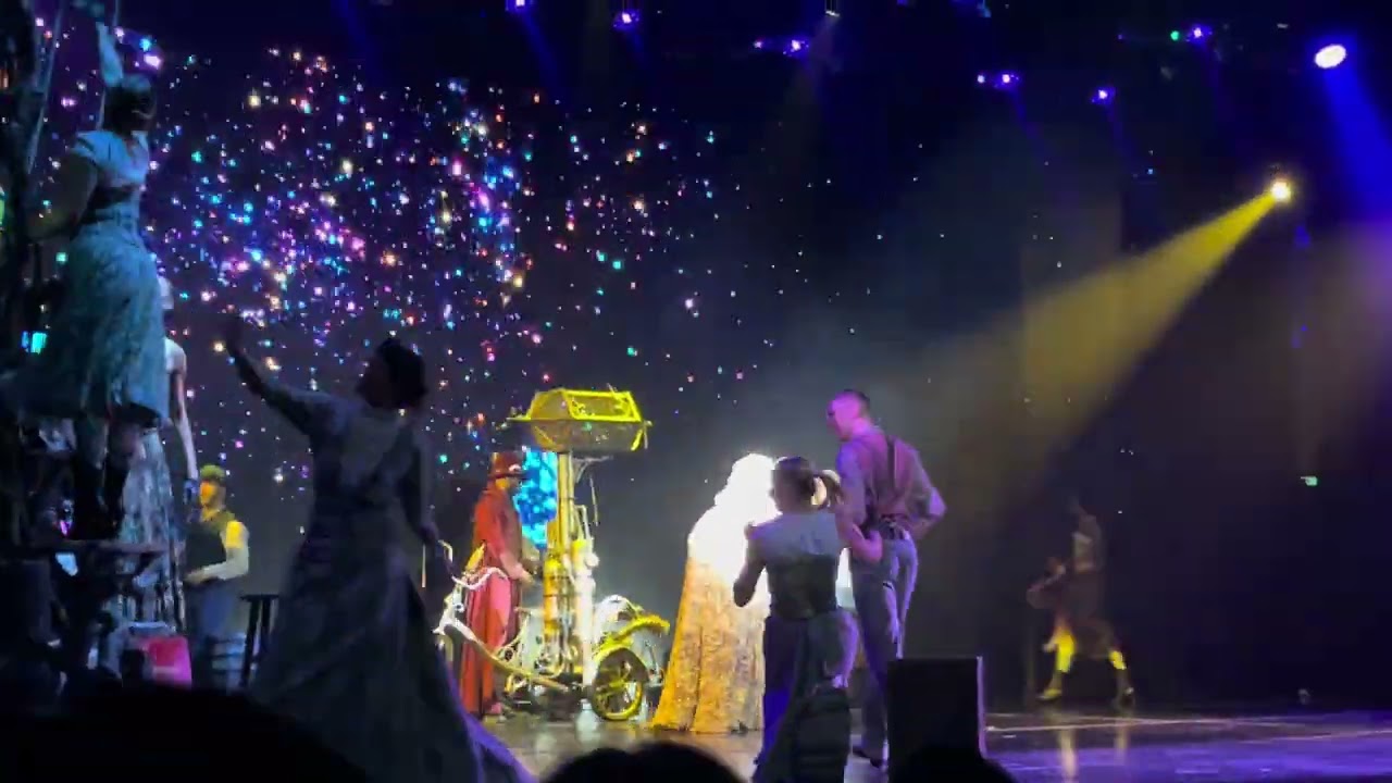 Amazing show at Ovation of The Seas, Royal Caribbean - Part 1