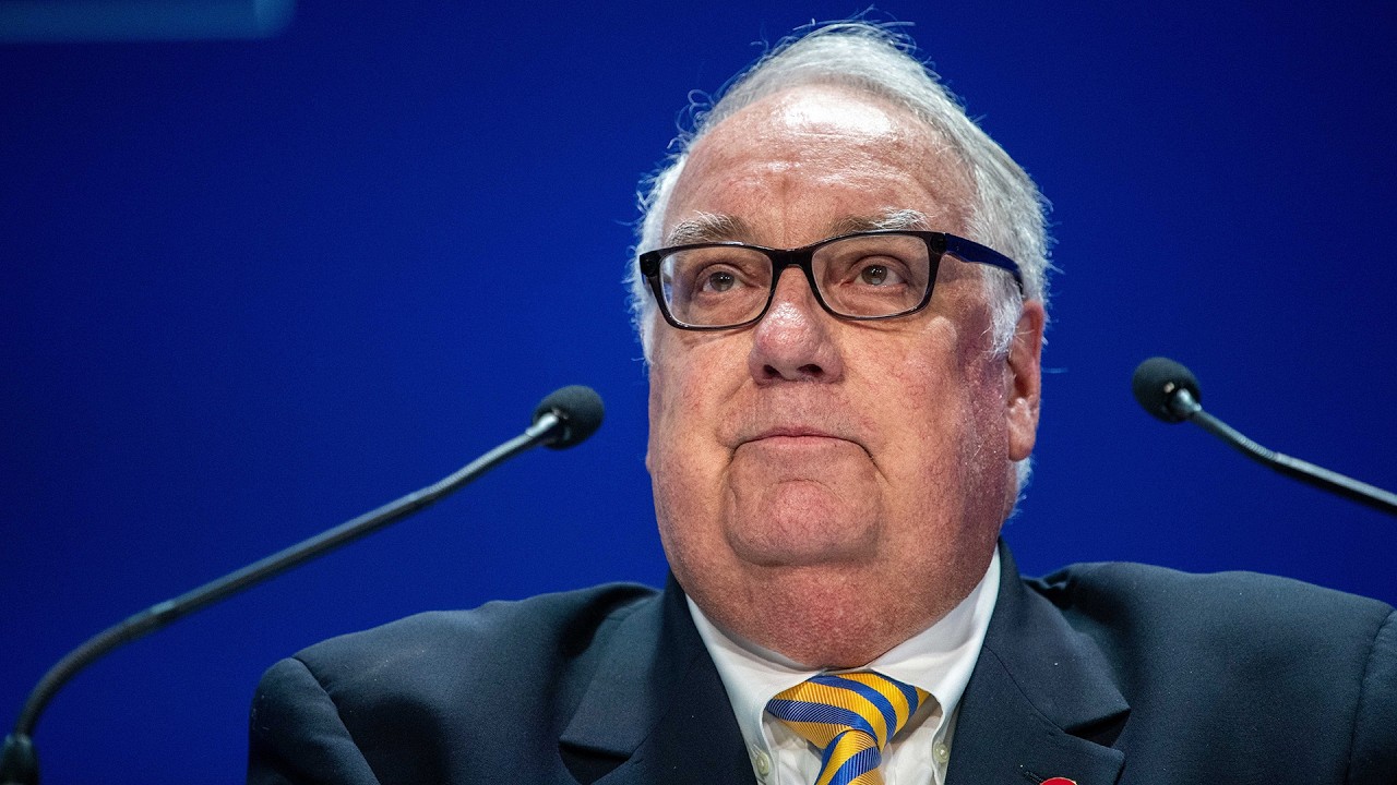 Warren Buffett Son Takes Chair as Berkshire Transition Ends