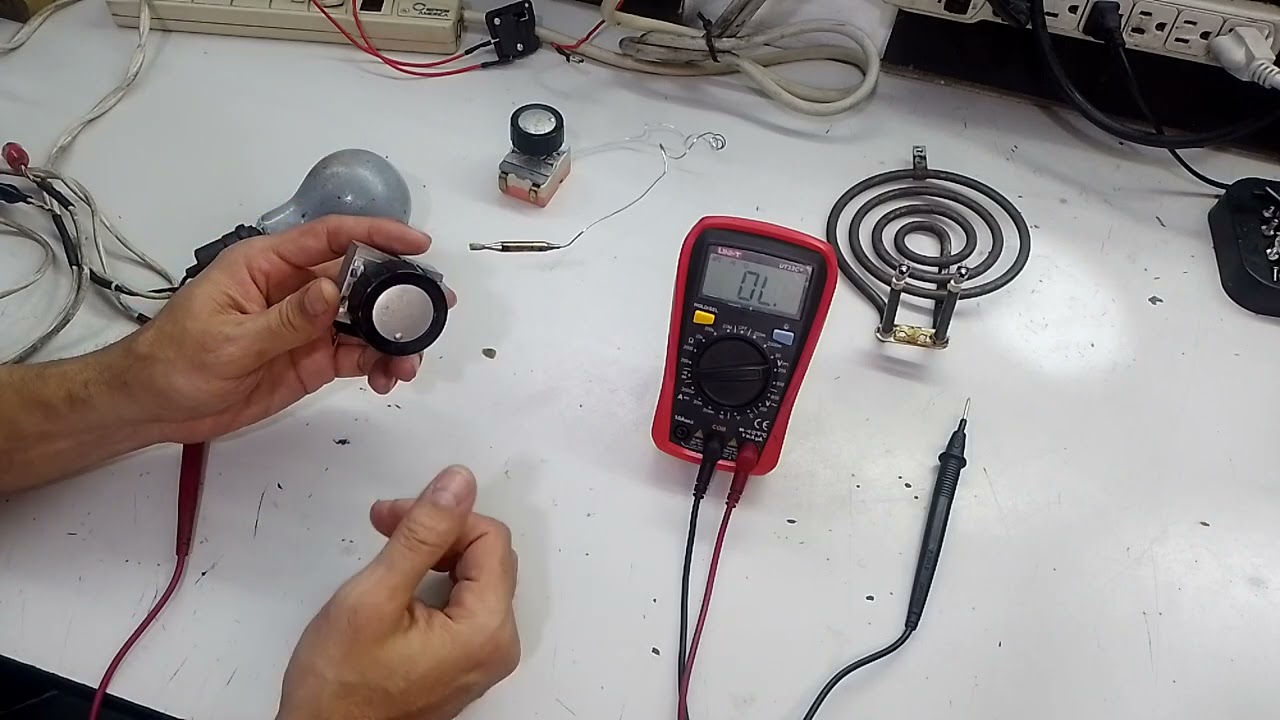 REPARACIÒN DE FREIDORA DE AIRE - -CHEQUEO DE RESISTENCIA,  TIMMER, TERMOSTATO, MICROSUICHE PUERTA.