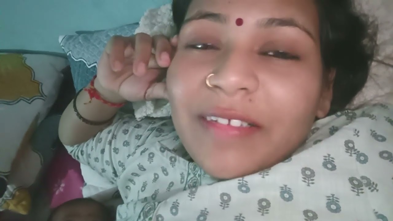 Meri beti chup chup kar hasti hai 🤣🤣🤣dekho #maa beti ki chit chat😅😅😅 saport kro guys like kro subs..