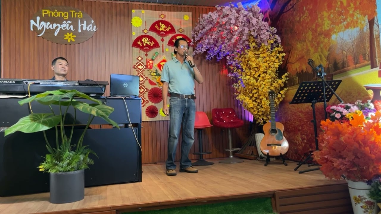 HẠNH PHÚC ĐẦU XUÂN (MINH KỲ & LÊ DINH)