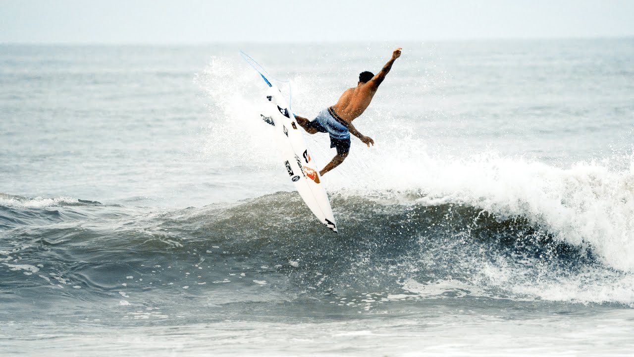 Italo Ferreira 6 Waves Free Surfing in El Salvador!