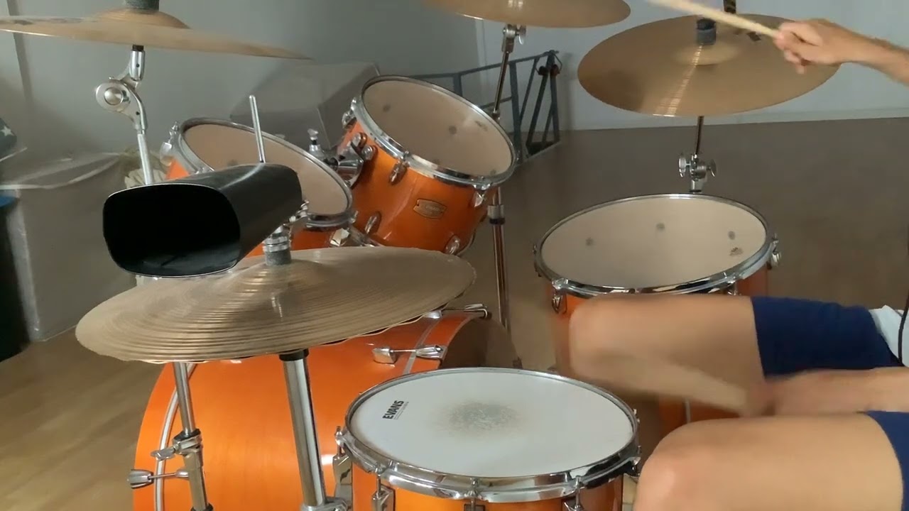 Primer vídeo de la tarde de hoy y la canción se llama I going To be.