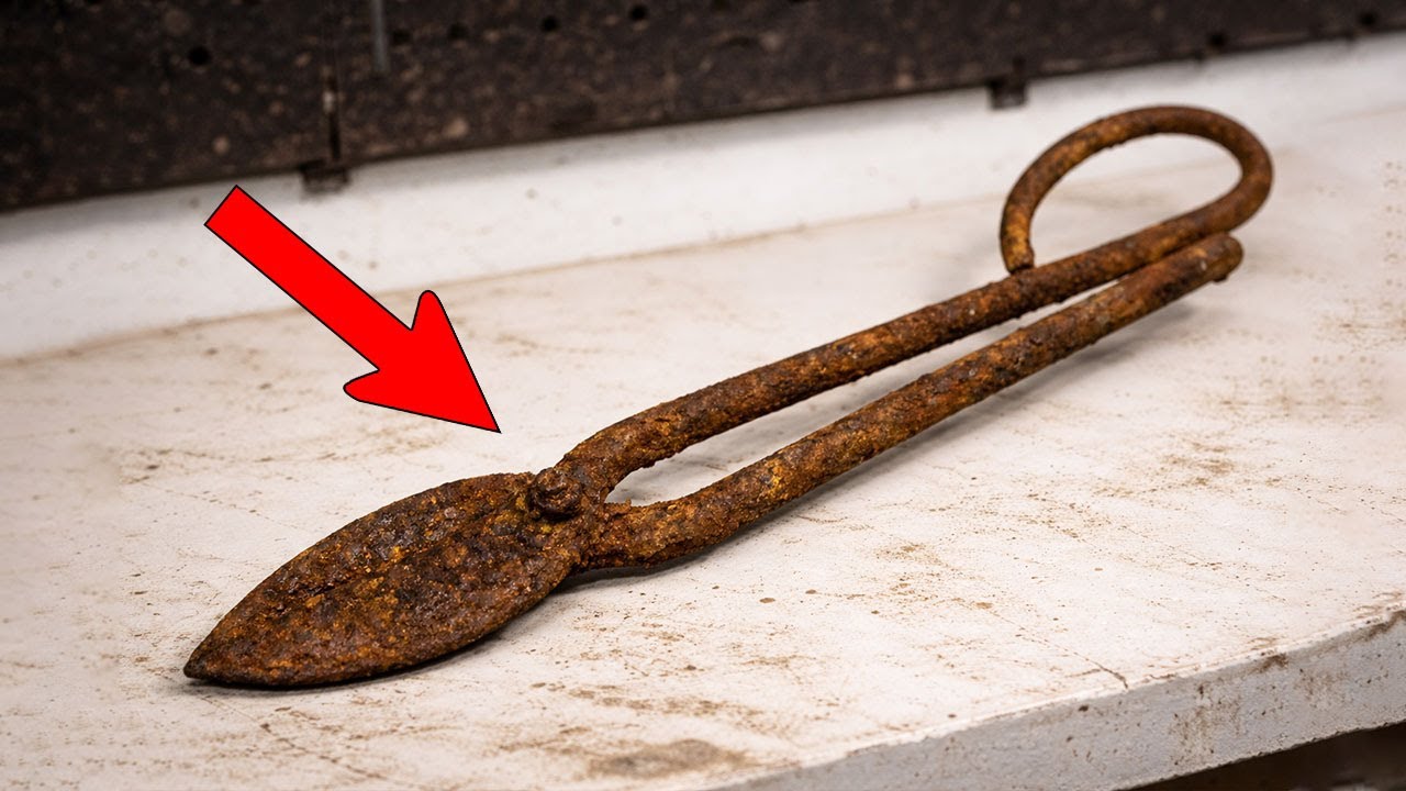 Restoration Heavily Rusted Antique Iron Scissors! | Legend Restore