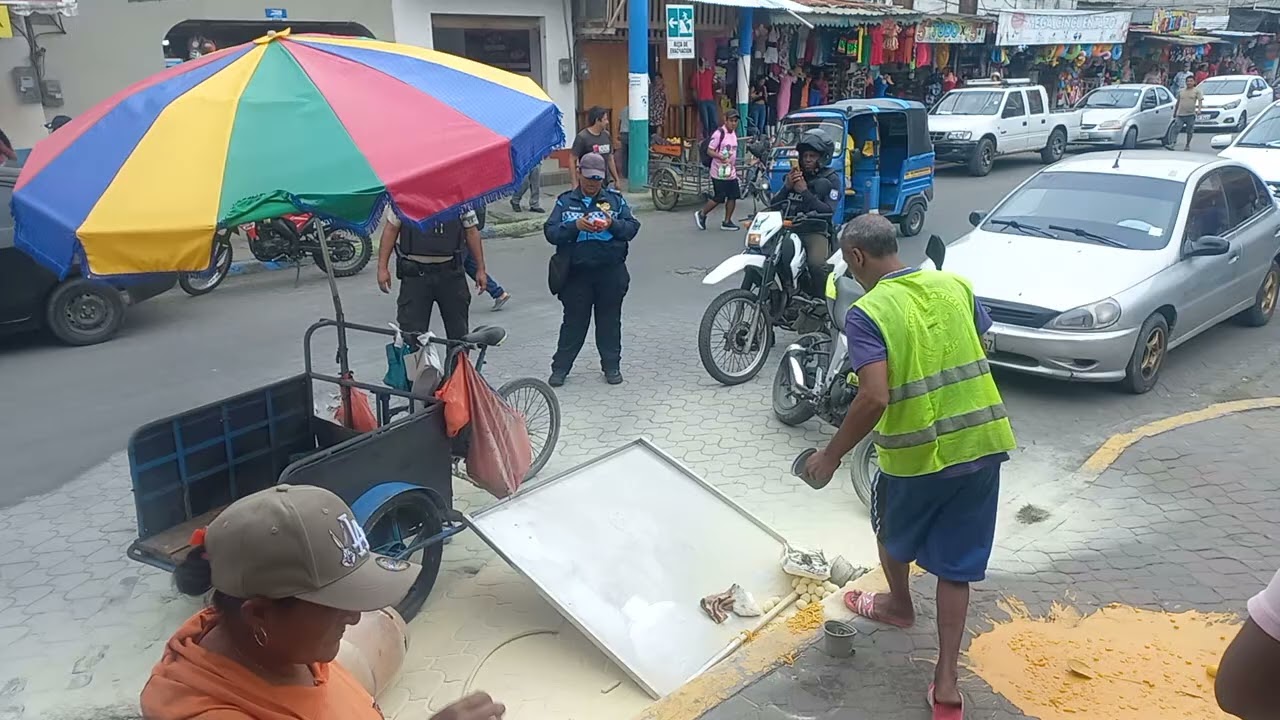 El Emprendimiento de Marcos Qui&ntilde;onez Guatita Sport se INCENDIO en el Parque central de Atacames