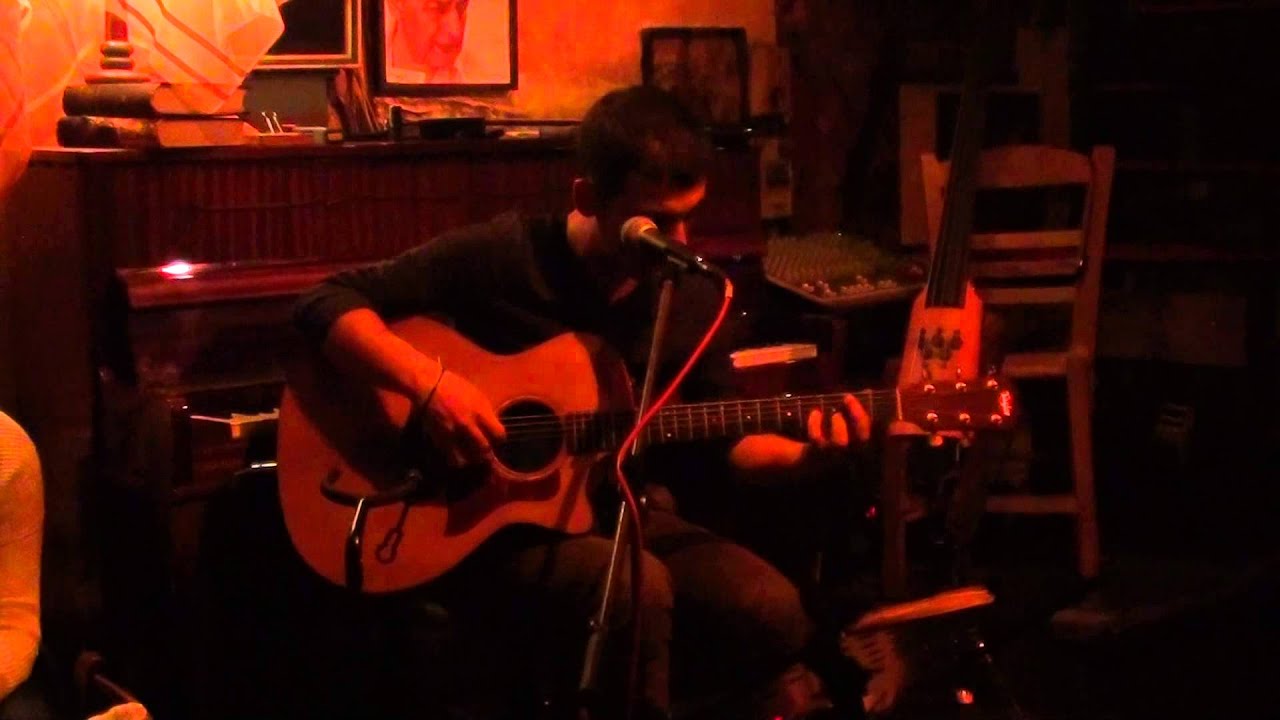 Απόστολος Ρίζος - Απ΄τα κουμπάκια ανάμεσα (live Μπουάτ Απανεμιά)