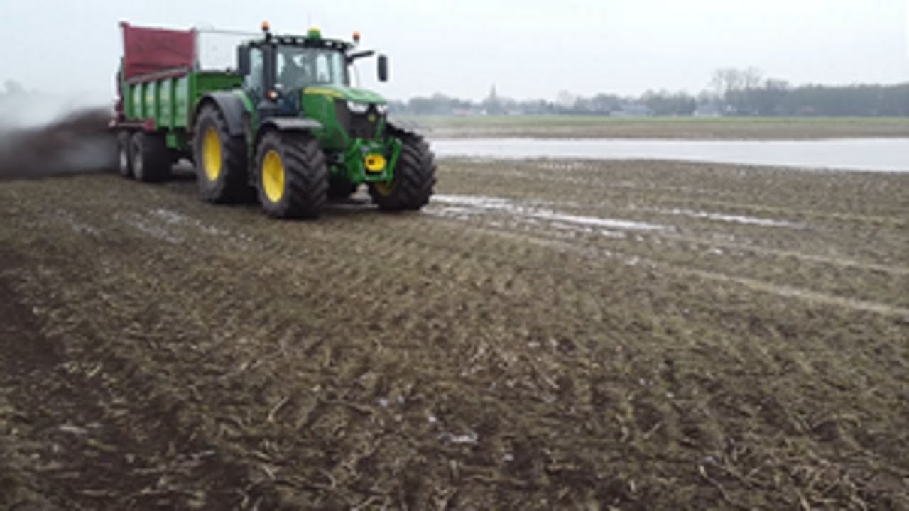 Compost strooien In Hellum - Bosker Bouwman Landbouw Westerlee