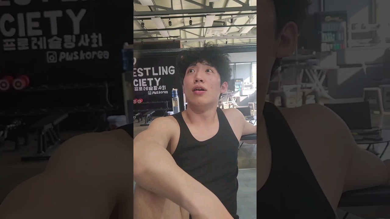 프로레슬링 훈련 중...이건 아니지 않나... 