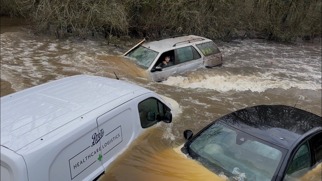 Peugeot Submarine!! || Leicestershire Flooding || Vehicles vs Floods compilation || #210