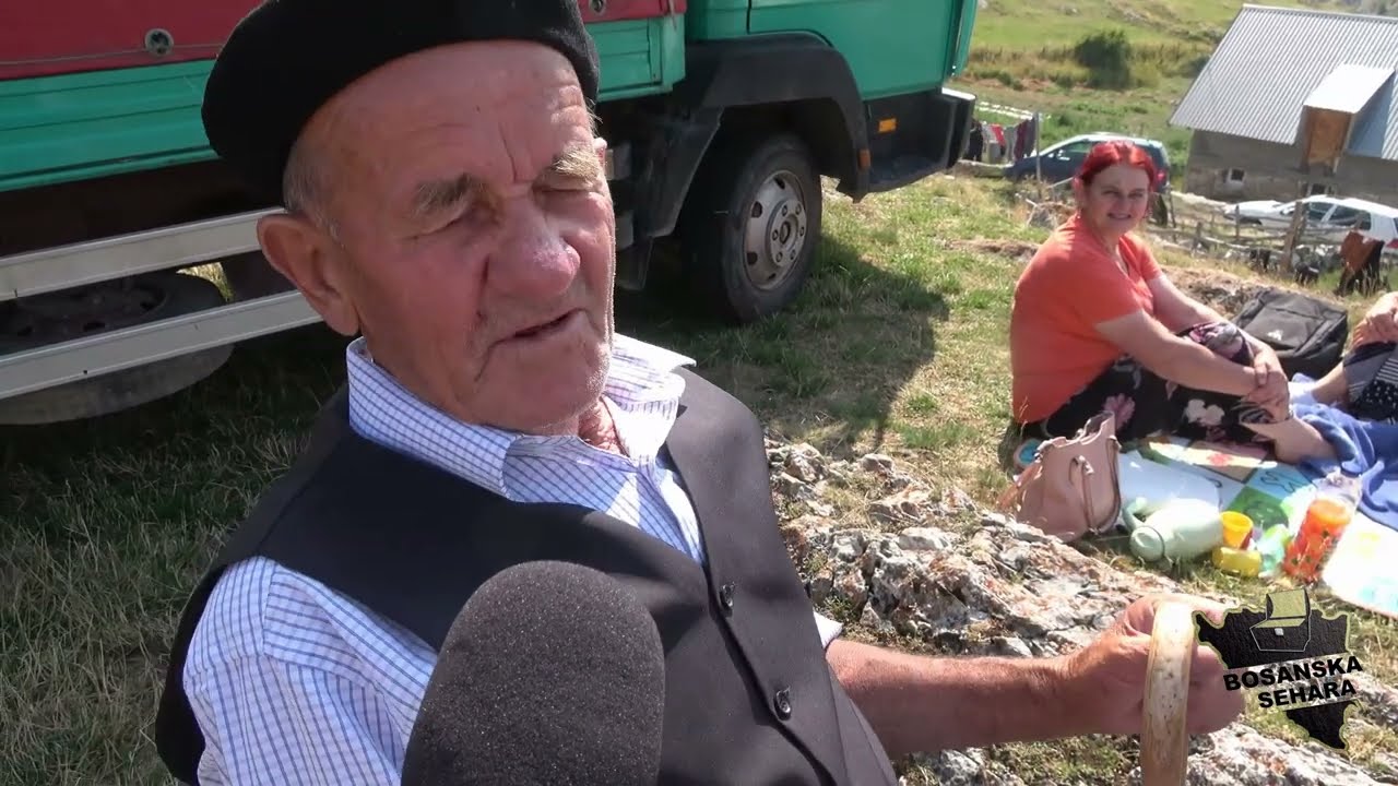 Tijesni smo, tijesni jedan drugog. Na kahvu pozvati a ima je, puru napraviti...