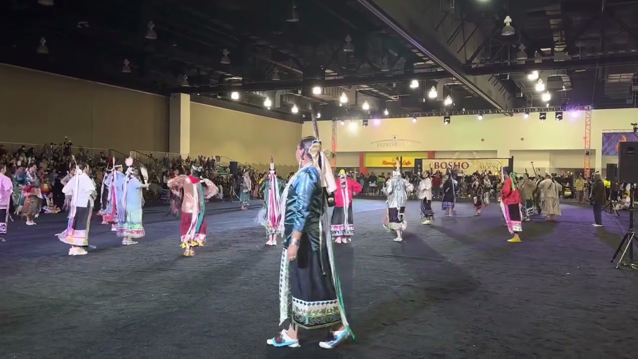 Women’s Appliqué (group 2, song 1) @ Hunting Moon Powwow 2022
