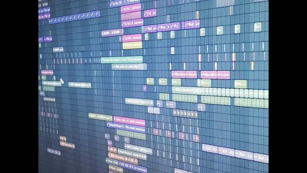 Row Rocka in The Studio explains How He Made his Track ( Revealed Recordings)