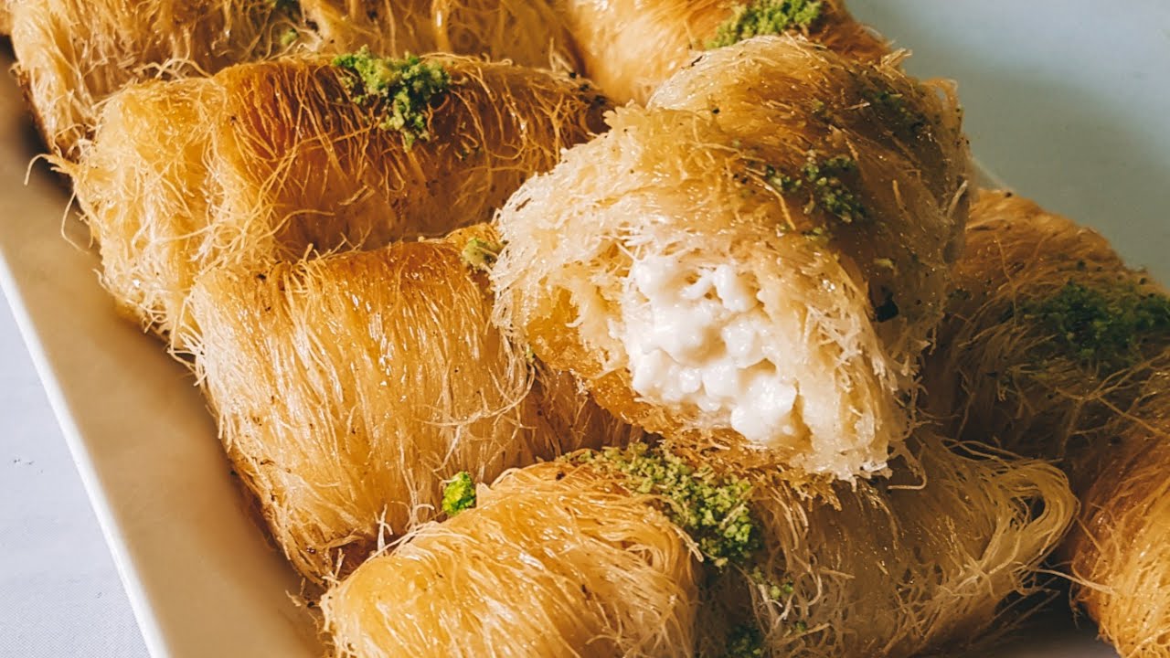رمضان خلص ولسة الكنافة ما خلصتش 🙈😀كنافة ملفوفة بالقشطة
