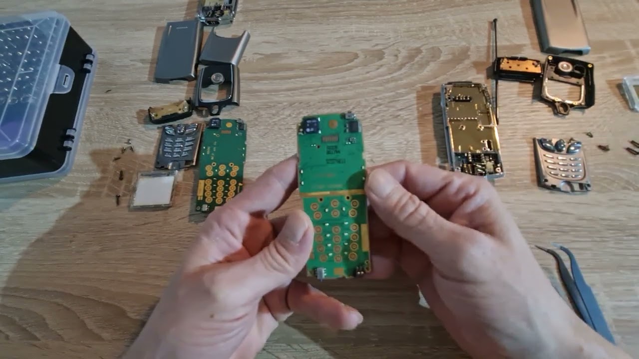 Nokia 8850 vs 8890 same phone?what is different inside Disassembly Teardown