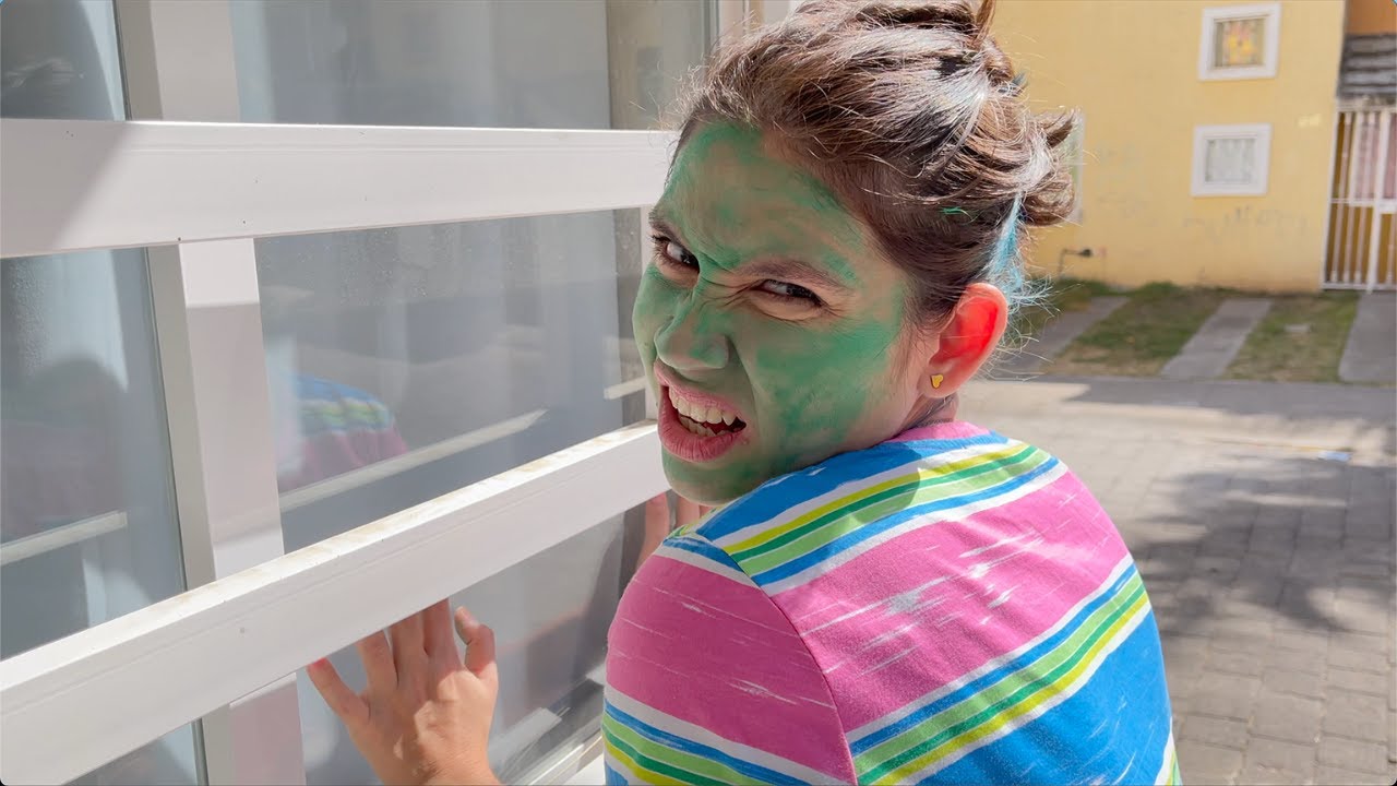 UN ZOMBIE LLEGO A NUESTRA CASA | Guzmancitos