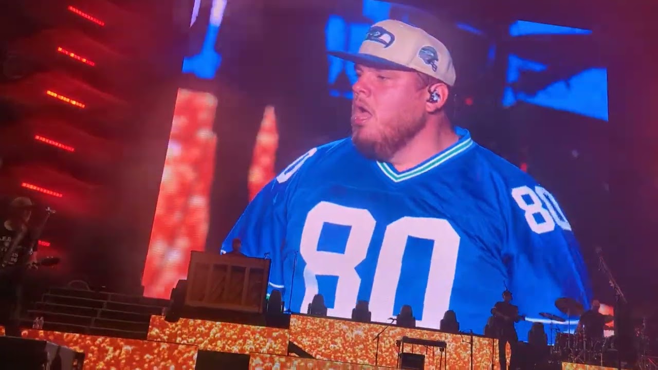 Luke Combs - Beer Never Broke My Heart
