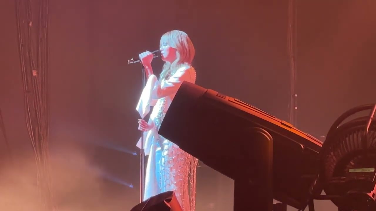 XG - Juria - Hello Cover live in Berlin Germany