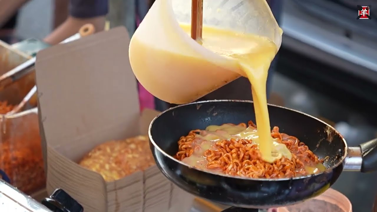 The Most Popular Korean Spicy Buldak Noodle Omelette In MALAYSIA !