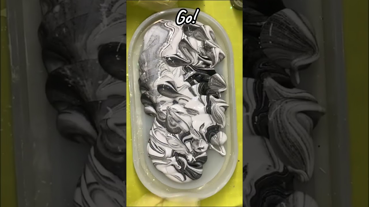 Look at that wiggle! Amazing Aquacast from @EliChemResinsUKLtd and pigments from Homewaredesignco