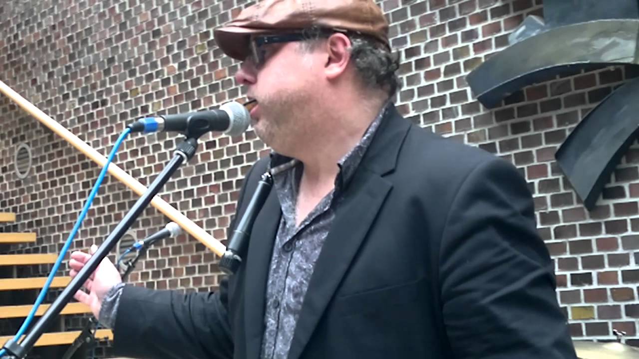 Blues: Crazy Chris Kramer [Live Garbsen 2011] Part 2/4