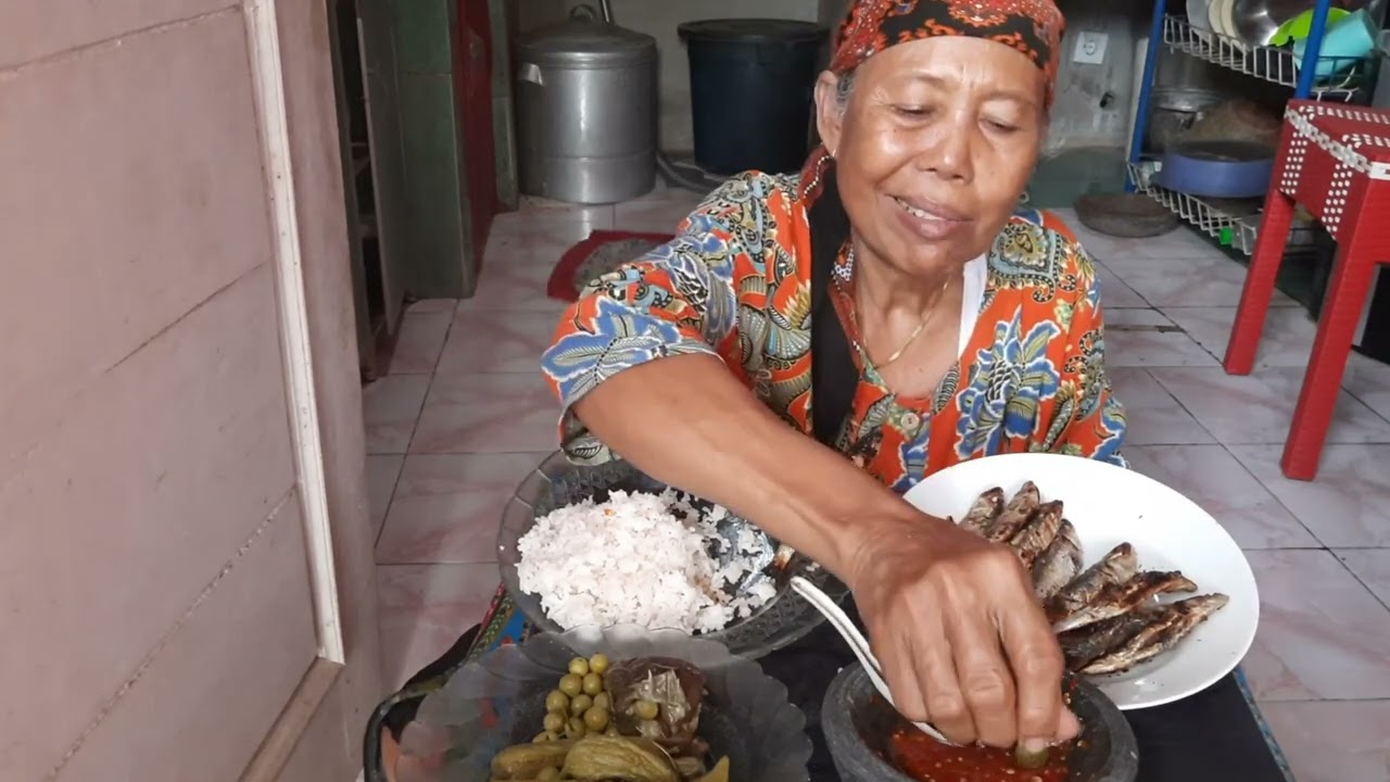 Enek makan siang nih