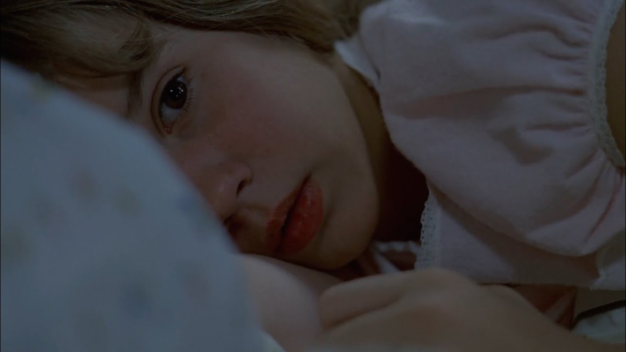 The Exorcist 1973 - Regan's terrified face / La cara aterrorizada de Regan
