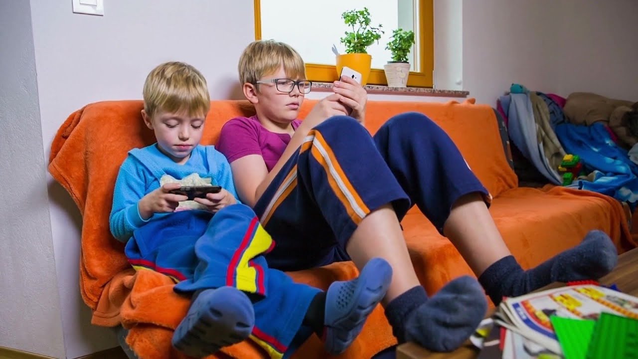 &lsquo;TikTok brain&rsquo; explained, and what parents can do about it
