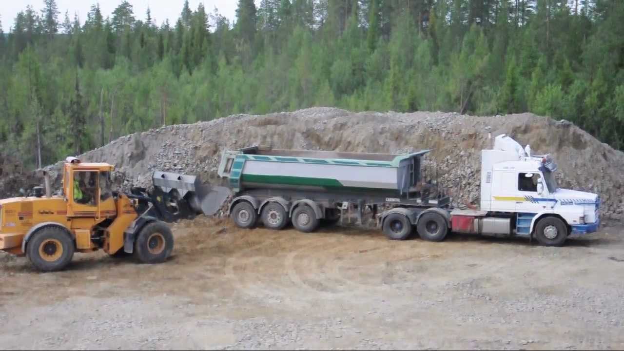 Ljungbymaskin L13 loading Scania T143H