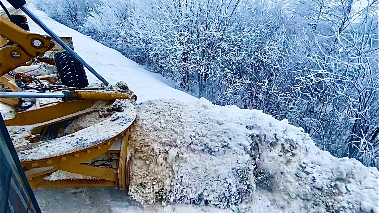12 часов на уборке снега
