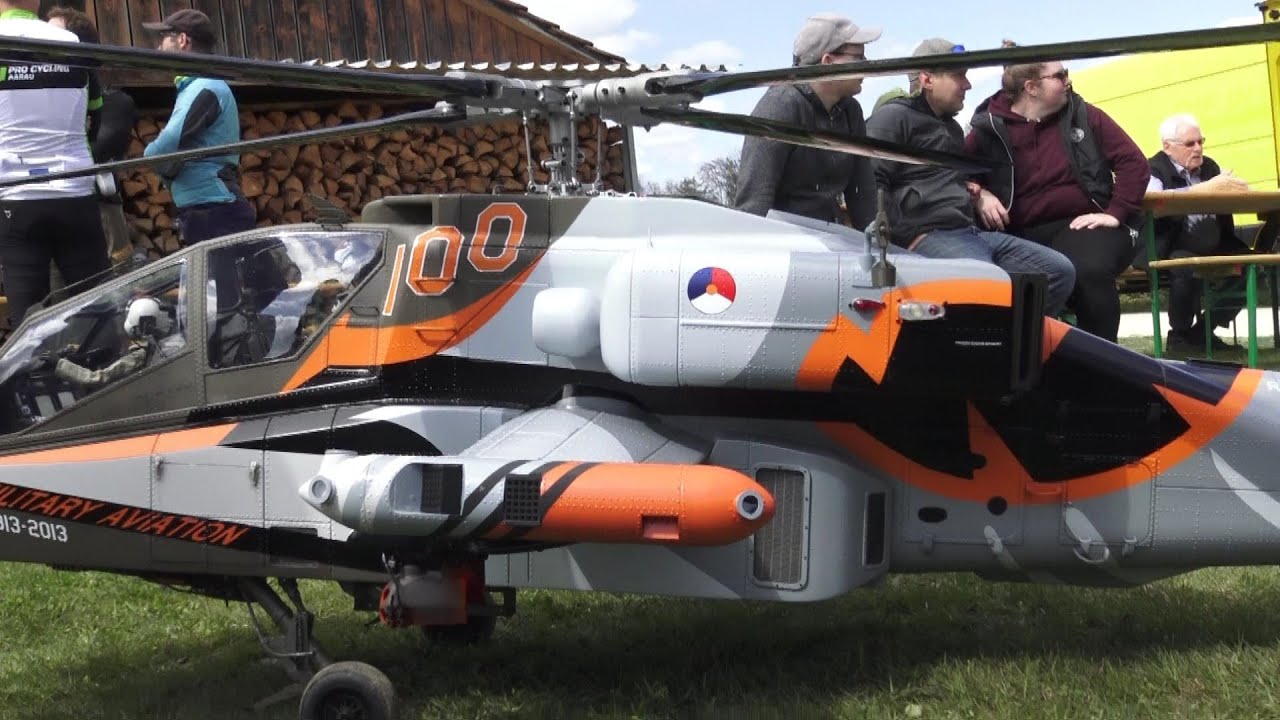 RC APACHE AH64 RC SCALE MODEL HELICOPTER DETAILED COCKPIT