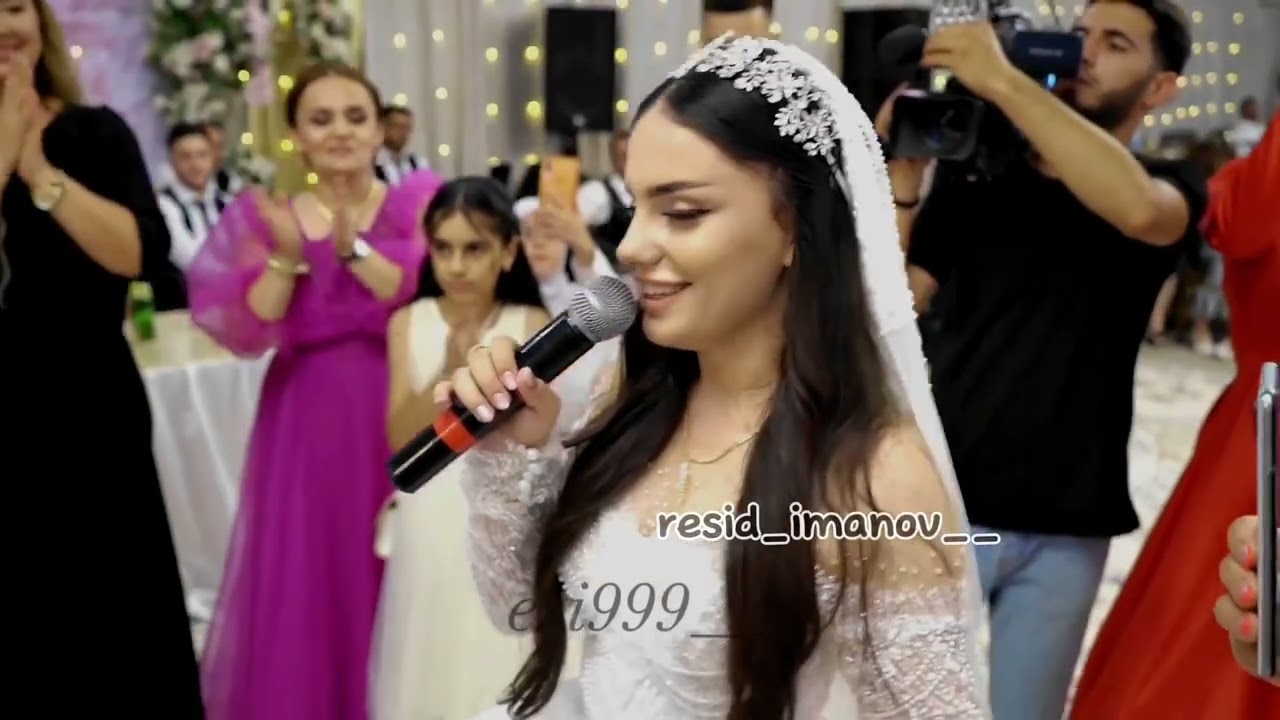 Gelin Toyunda Atasina Mahni Oxudu ( Ata Senin Qadan Alim Derdin Canima )