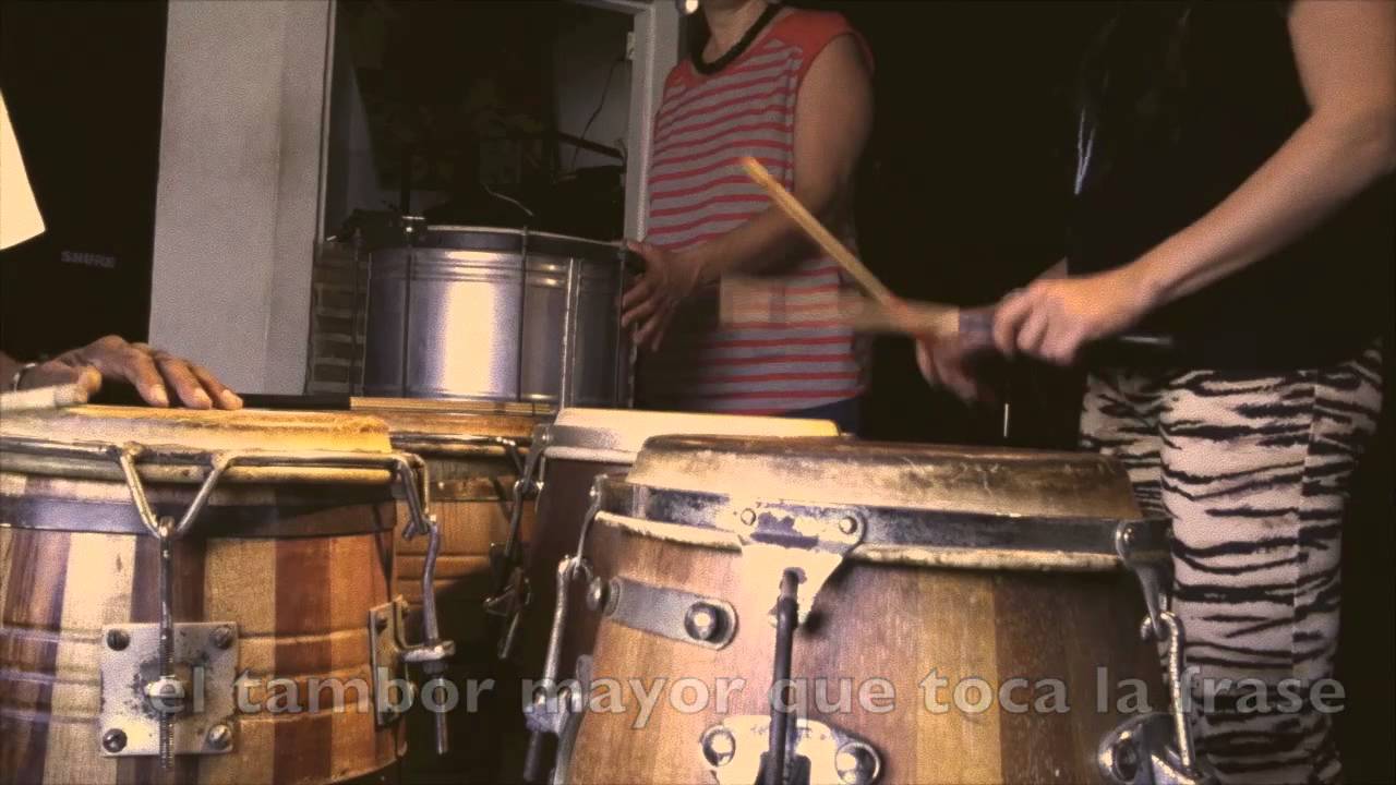 Tamboreras toma clase con gabi Guedes en Salvador de Bahia, 2012