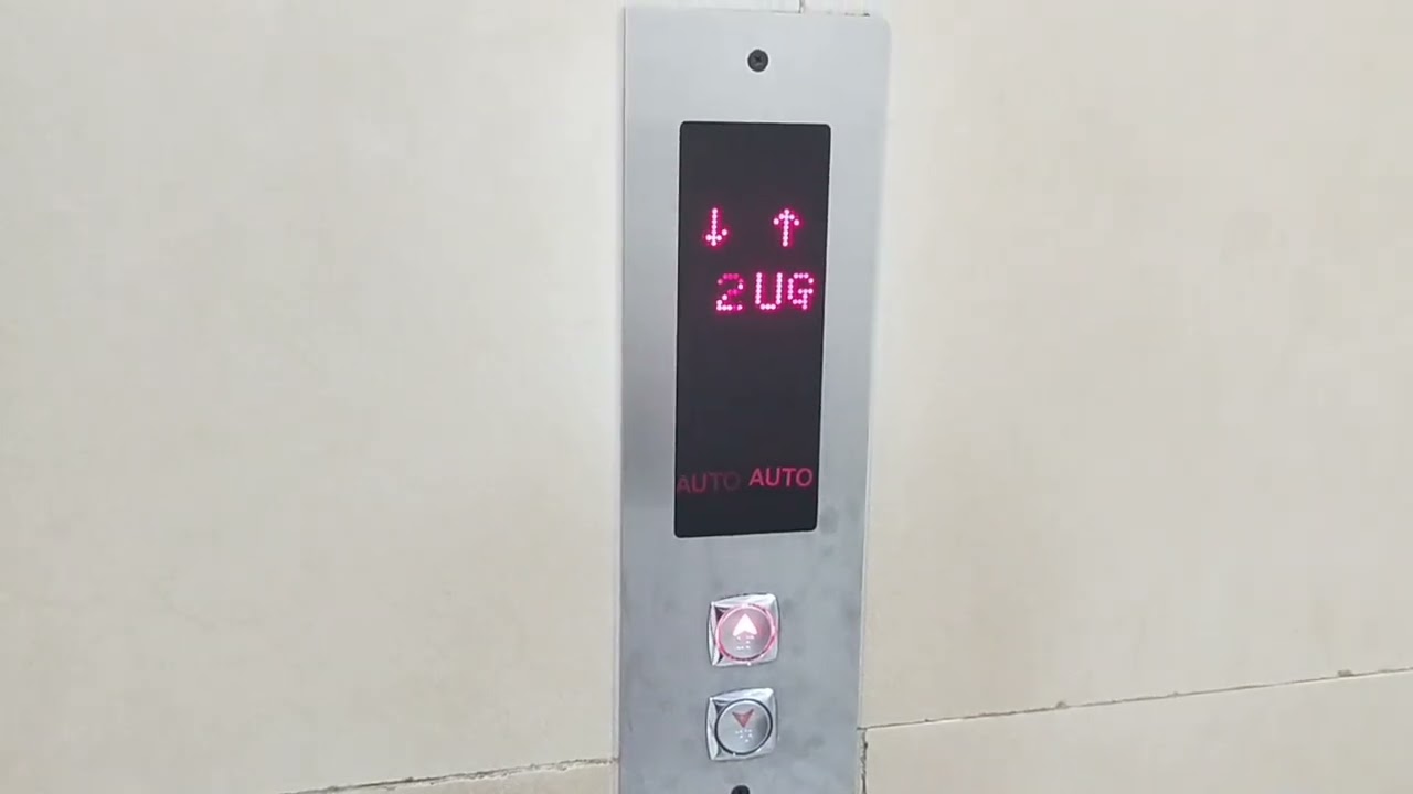 [Retake] Hyundai Traction Service Elevator @Mega Mall, Batam Center