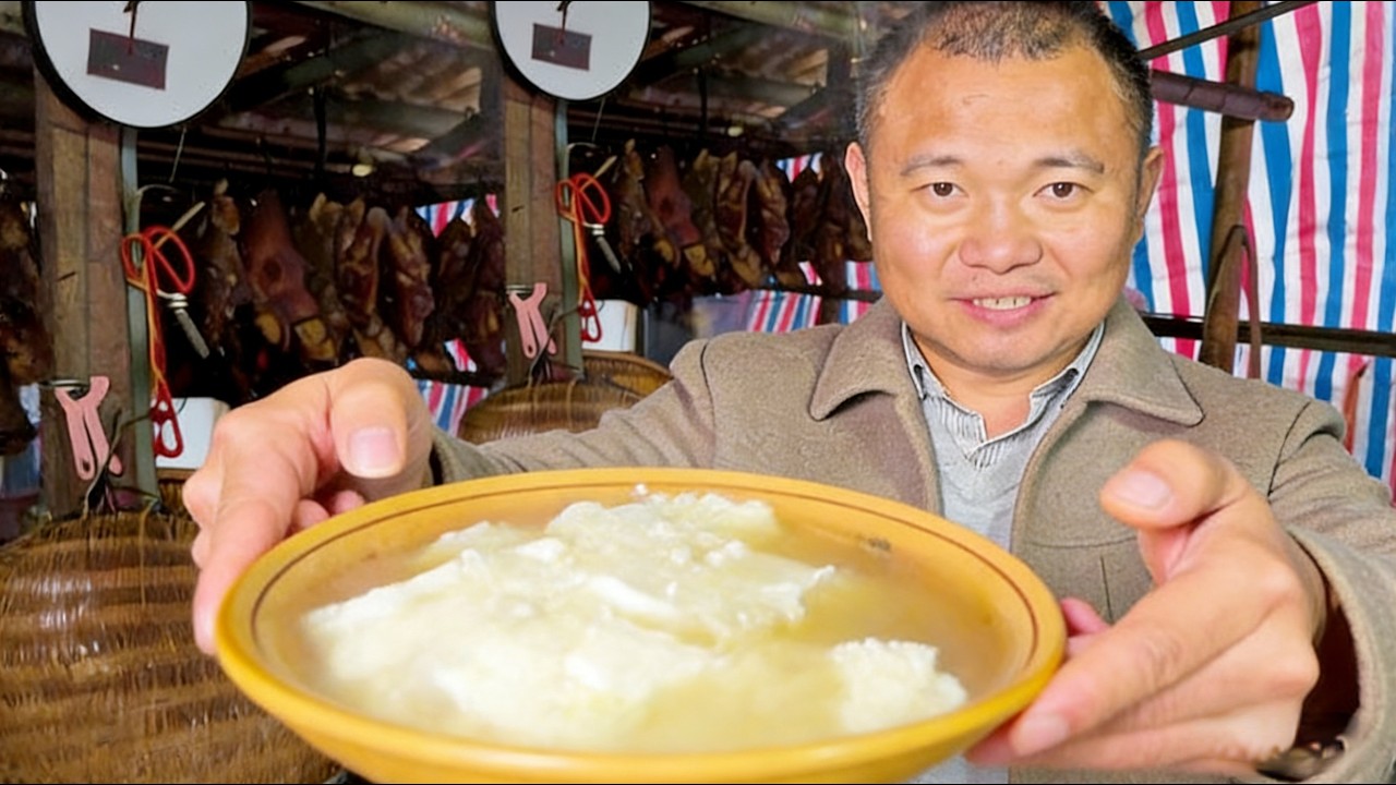春耕劳作忙，农村四哥点特色豆花，配上腊肉，一家人吃的美滋滋#