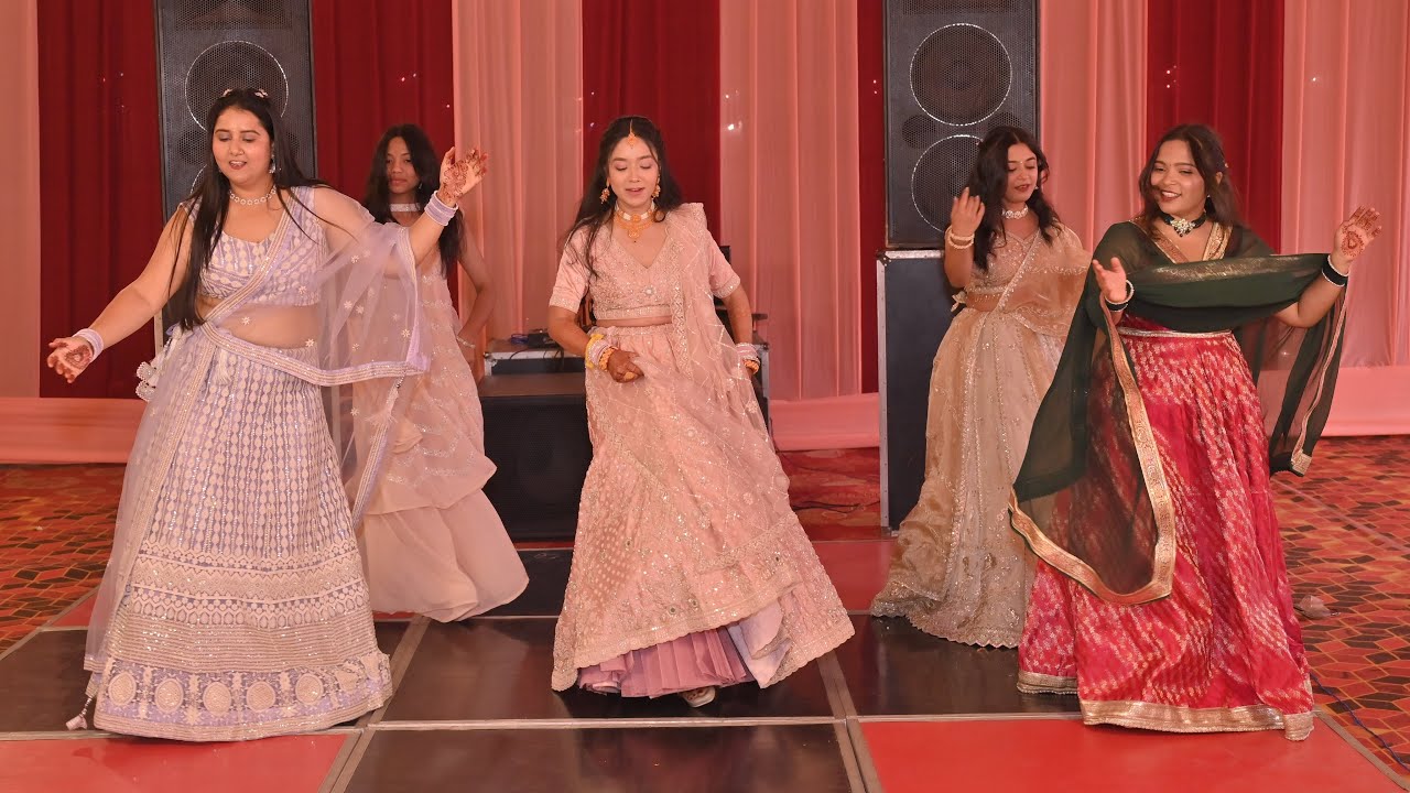 BEAUTIFUL SANGEET PERFORMANCE 💃 BY BRIDE N HER SISTERS #viraldancevideo#dancevideo#uk05 