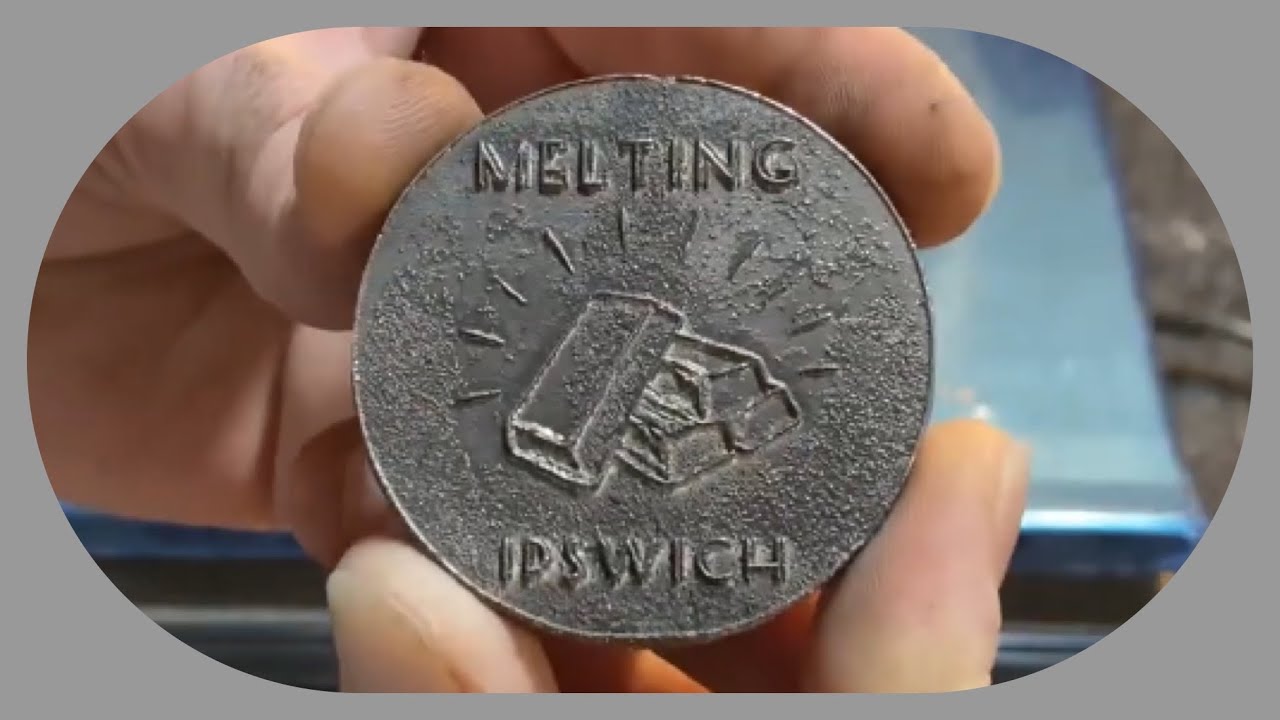 Sand casting bismuth. Melting metal. Channel coin