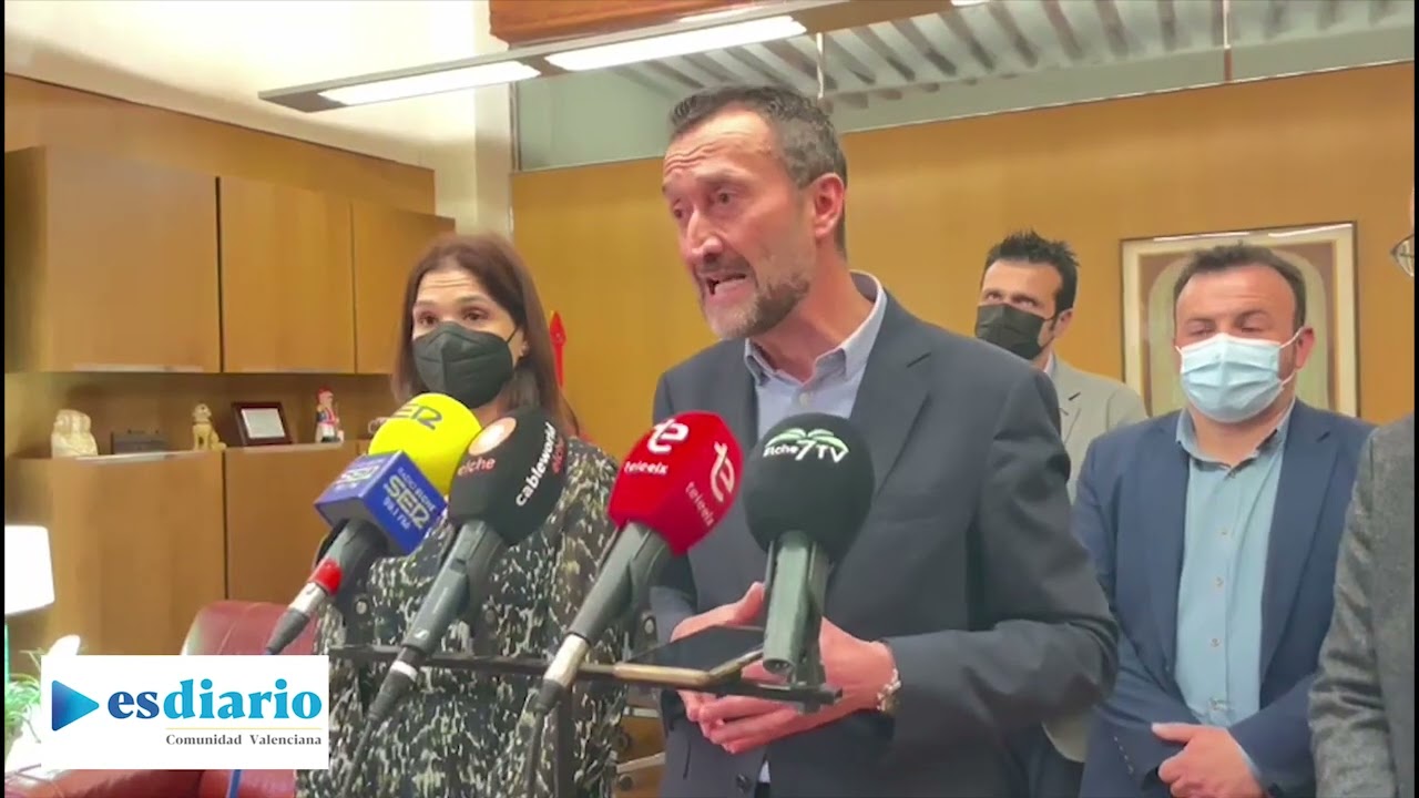 Comienza el derribo del CEIP La Paz de Torrellano para dar paso al nuevo colegio