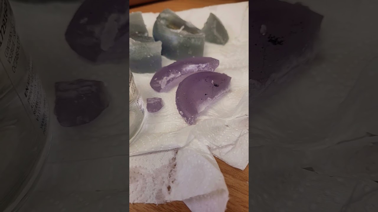 DIY Yankee Candles! Make your own candles #christmas #yankeecandle #decoration