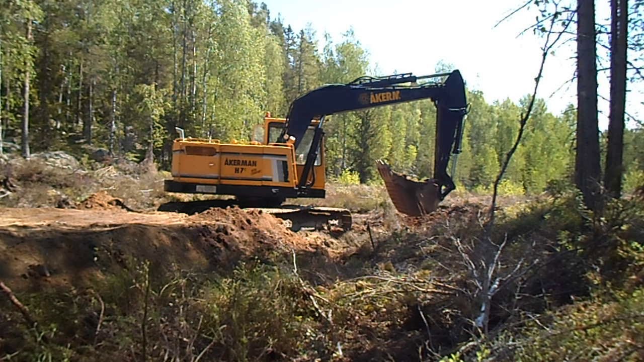 Åkerman H7C bygger väg