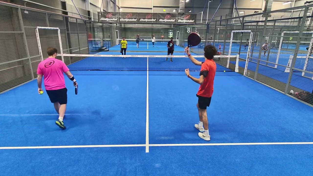 Partido de pádel: 6-3/6-2