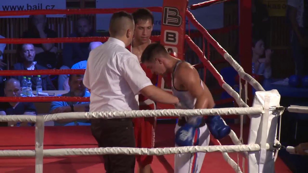 Pavel Polakovič vs. Štěpán Pitra - finále MČR v boxu 2017, 5-0 na body