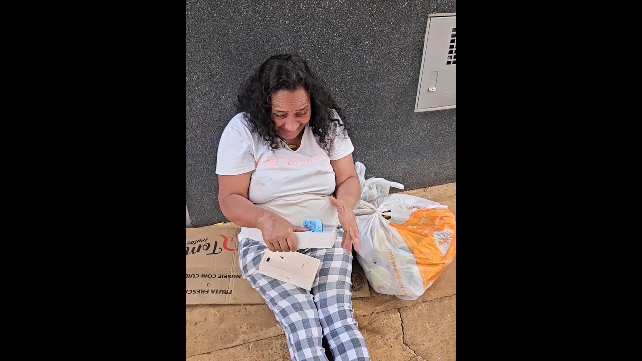 Achou muito DINHEIRO no lixo, e no final decidiu agir dessa forma!!