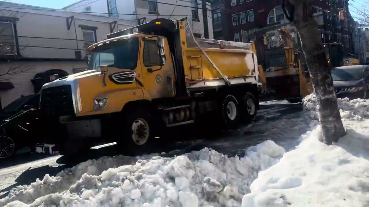 LIMPIEZA DE CALLES POR PASO DE TORMENTA DE NIEVE EN USA 🇺🇸